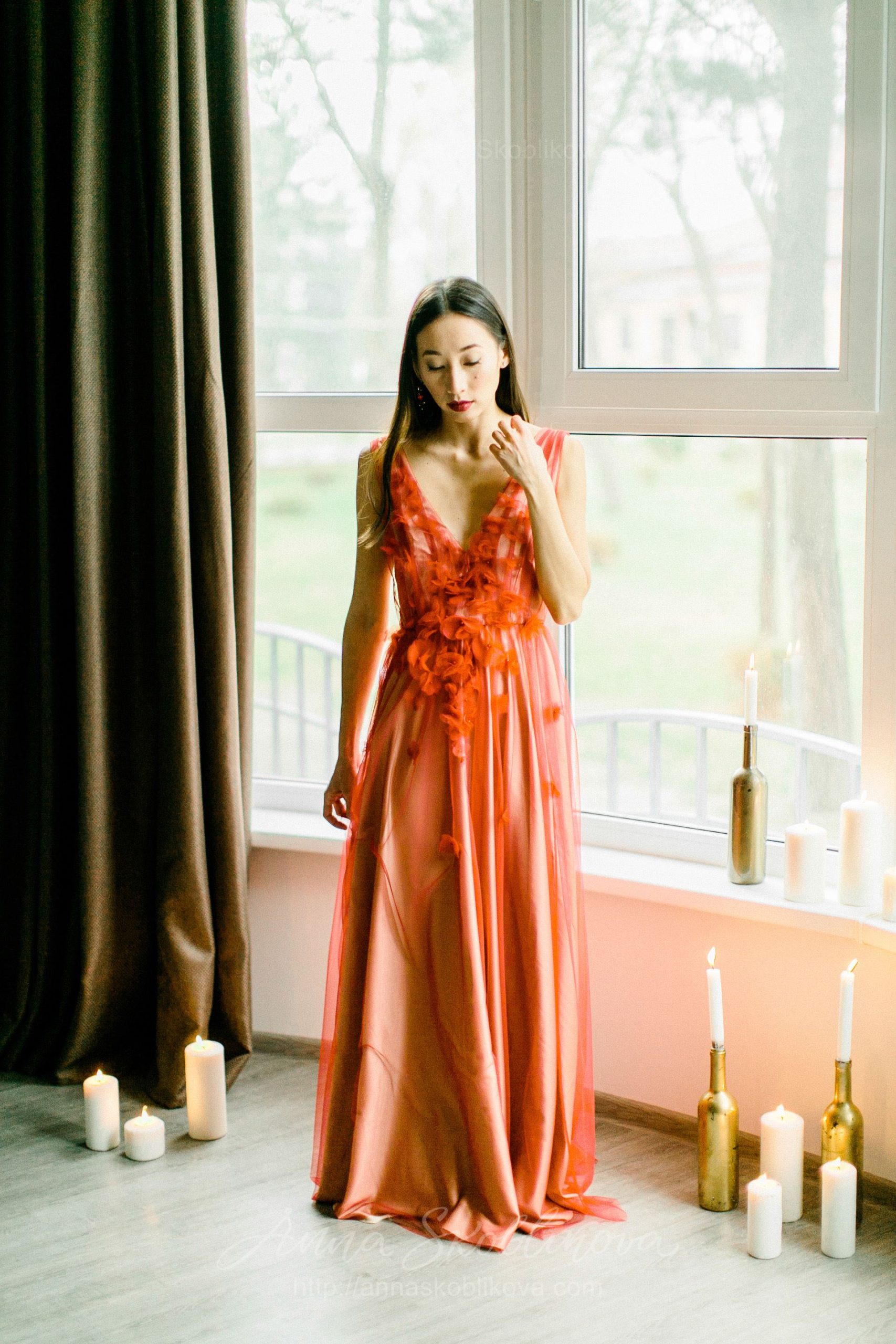 Offbeat Red and White wedding dress by Anna Skoblikova Offbeat Red and White wedding dress by Anna Skoblikova