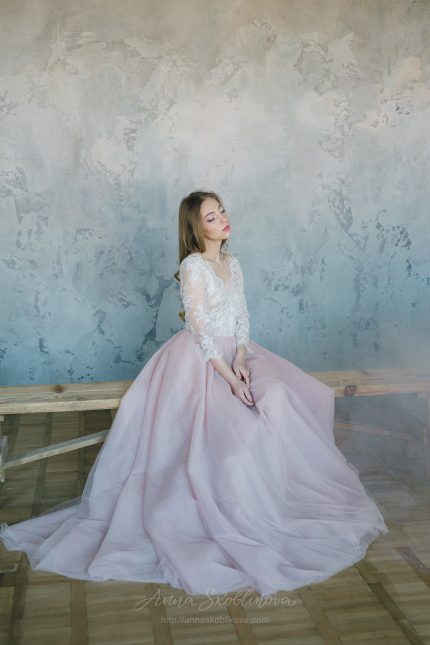 Pink wedding dress with milk lace by Anna Skoblikova
