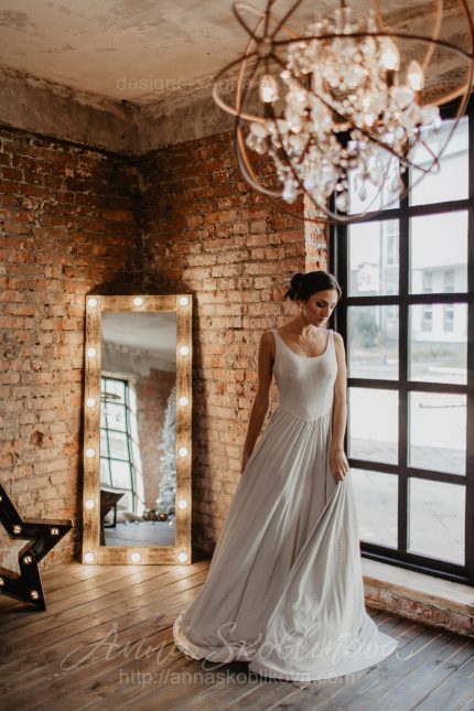 Sylvie - This shimmering chic jersey wedding dress is so shiny and luxurious \\ Anna Skoblikova