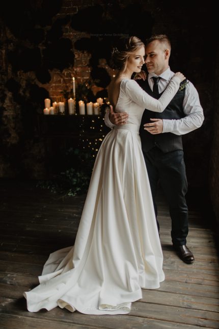 Pearl - Stunning author`s texture wedding dress \\ Anna Skoblikova