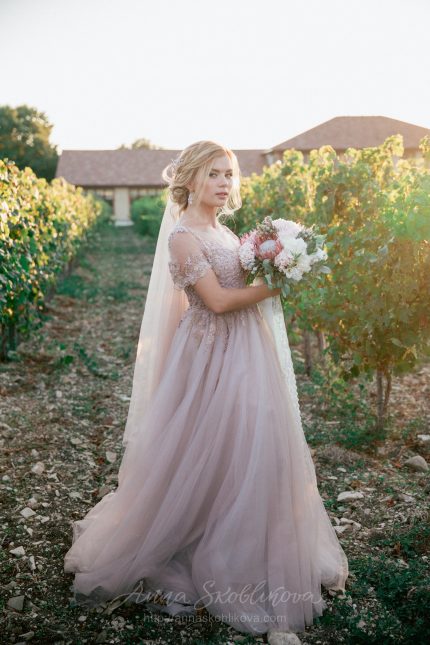 Plus size wedding dress by Anna Skoblikova