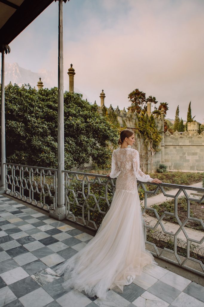 Beaded wedding dress with illusion effect - Rosa Landora | Photo 5 | Anna Skoblikova | 0165