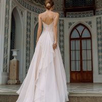 Spaghetti strap wedding dress with flowy skirt - Alba | Photo 2 | Anna Skoblikova | 0169