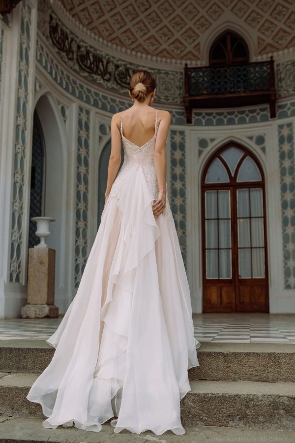 Spaghetti strap wedding dress with flowy skirt - Alba | Photo 2 | Anna Skoblikova | 0169